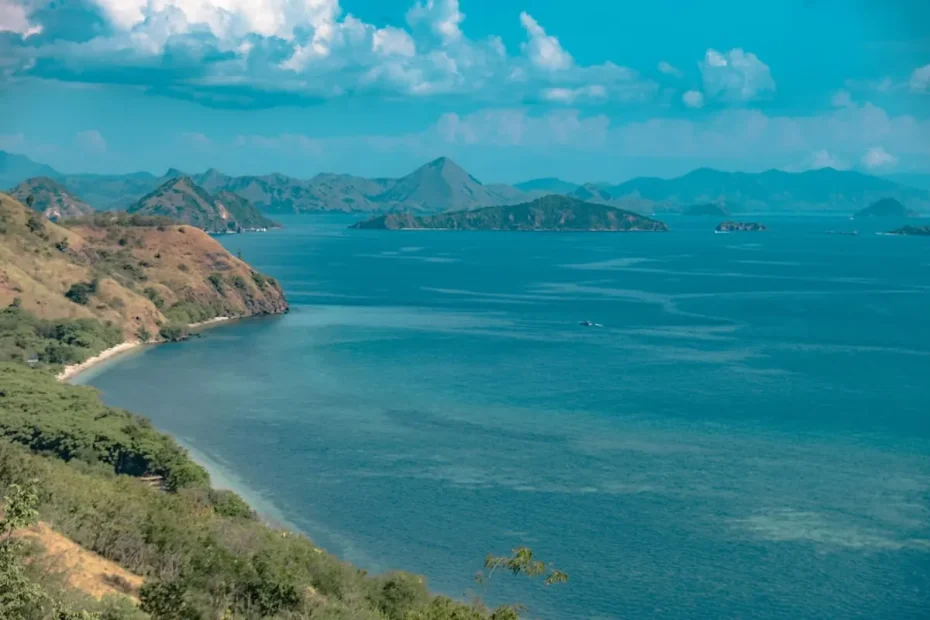 Flores Island travel guide and how it connects to Komodo trips